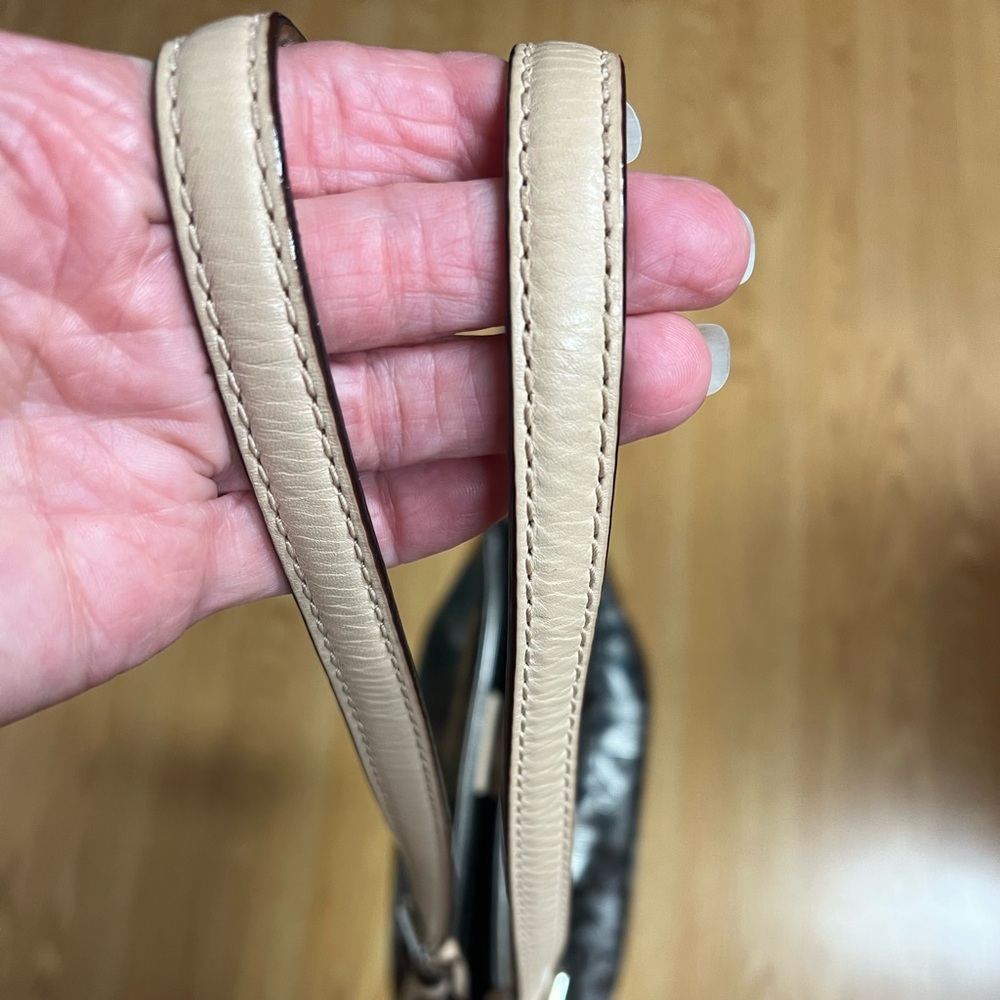 Handbag - Picture 4 of 11